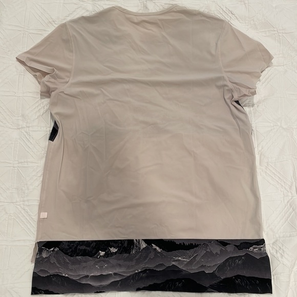 Lululemon Mountain Tee - Picture 2 of 2